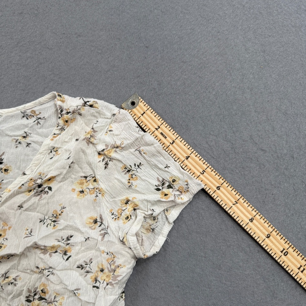Ardene Crop Top Women's Medium White Yellow Floral Ruched V-Neck Short Sleeve - Picture 5 of 6